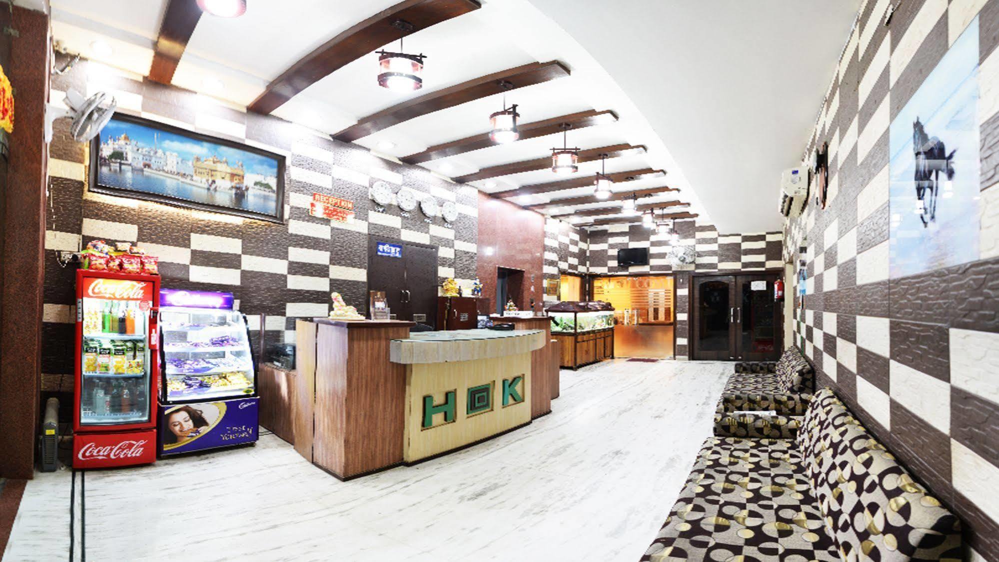 Hotel Hk Continental Amritsar Exterior photo